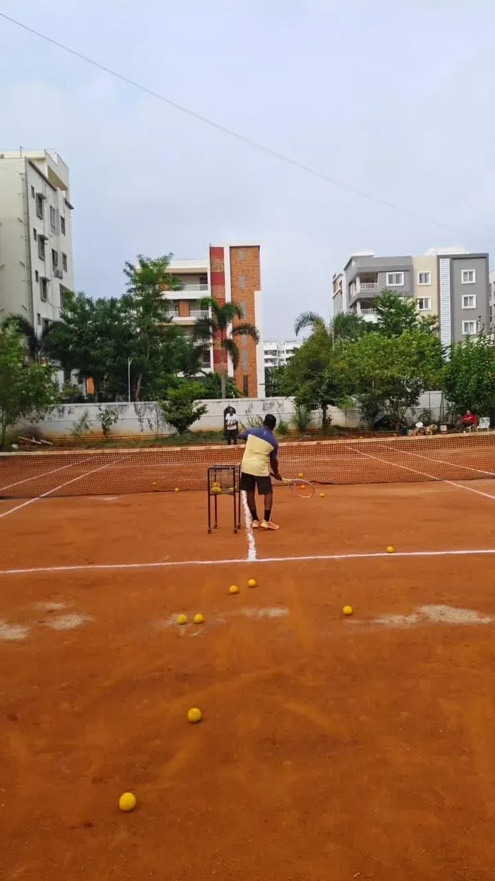 P R O TENNIS ACADEMY photo 1