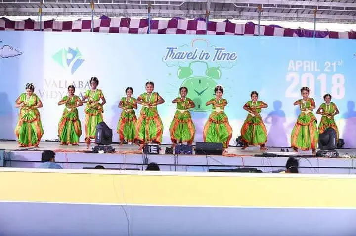 MADURAI SRI ESWASHETHRA (BHARATHANATYAM ) photo 1