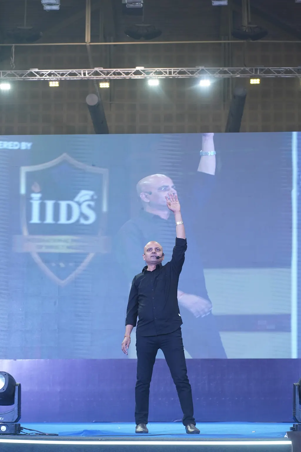 Jitesh Gadhia — Public Speaking in Bhayli