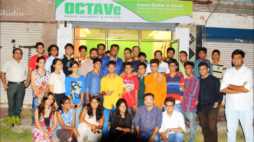 Guitar Classes - OOCTAVE — Music in Athwa
