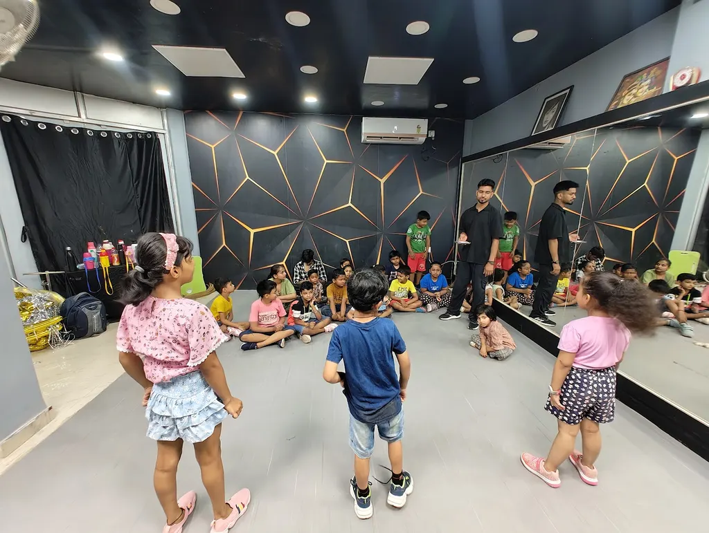 Groove To Move Art Studio — Art & Craft in Lohia Nagar