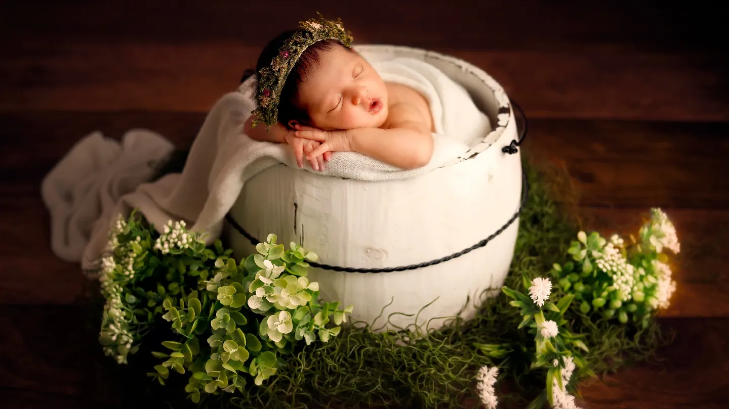 Dharti Dalwadi Photography - New born photography | Maternity photography | Baby photography in Vadodara — Photography in Subhanpura, Vadodara