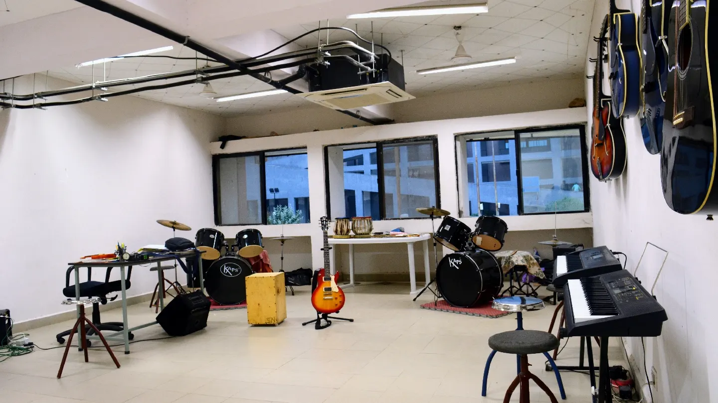 The VibrateStrings Music Academy — Music in New Sama, Vadodara