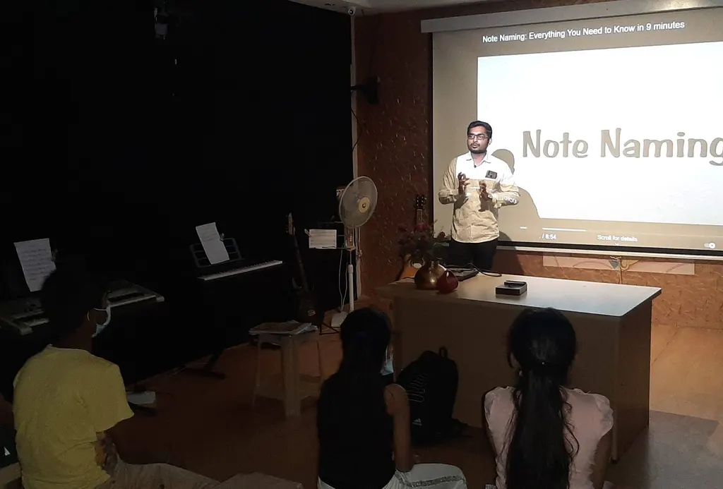 7 Tones Music Institute — Music in R.S. Puram