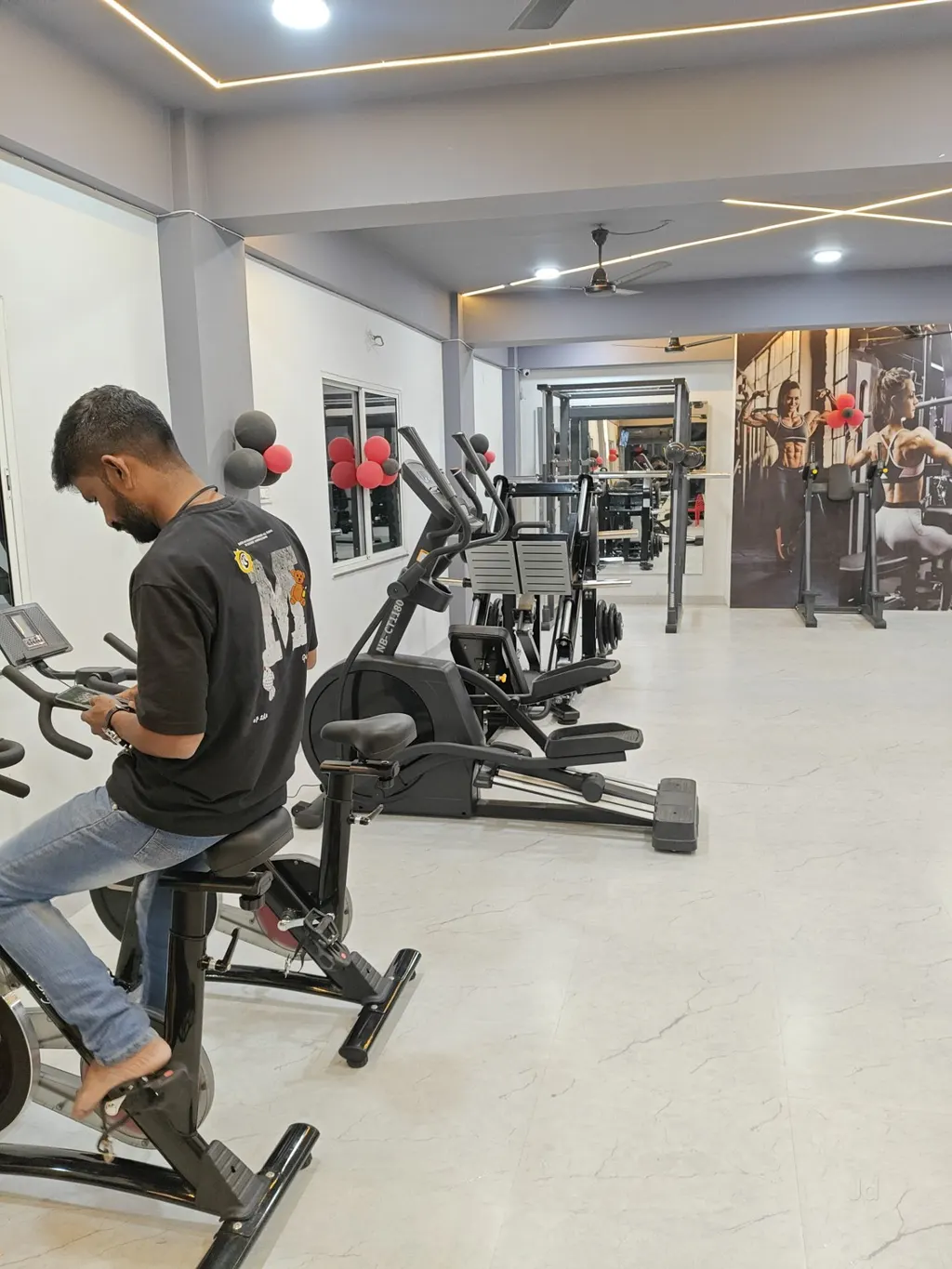 ROYAL FITNESS UNISEX GYM