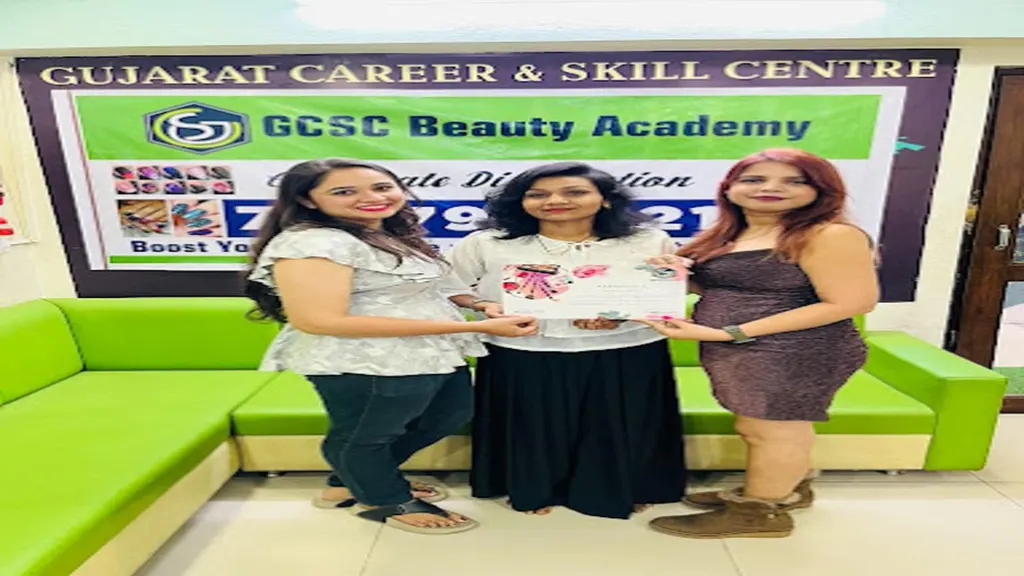 GCSC Beauty Academy — Art & Craft in Sayajiganj
