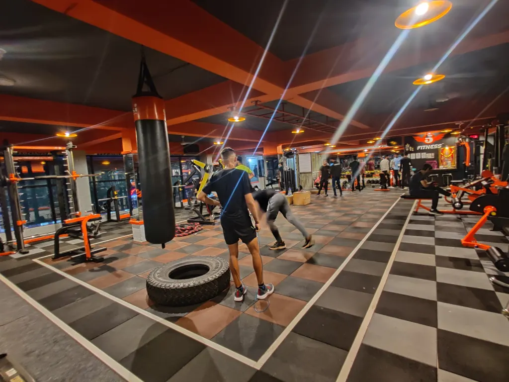 Five Fitness GYM