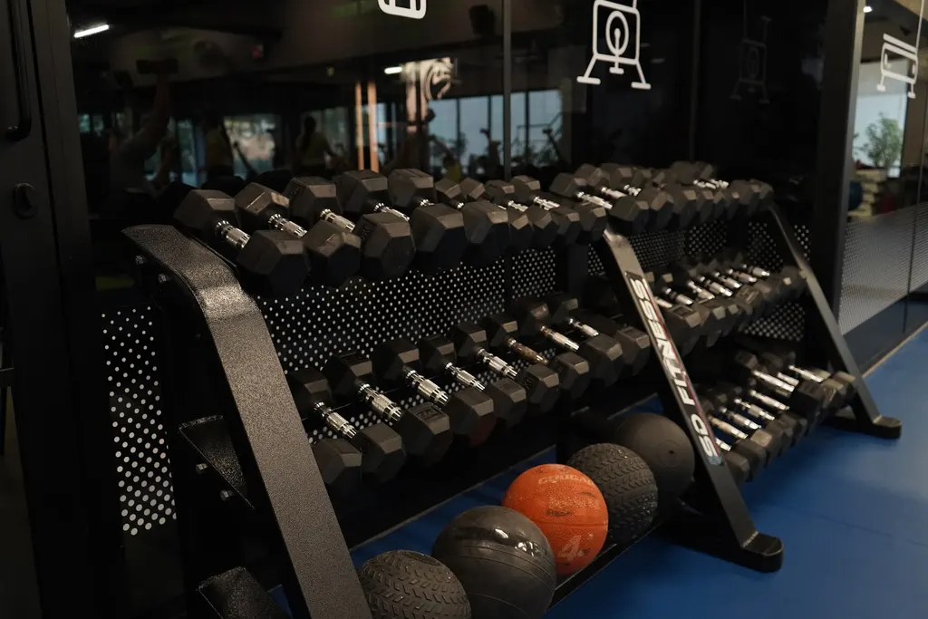 Fitoholics — Fitness Center in Athwa