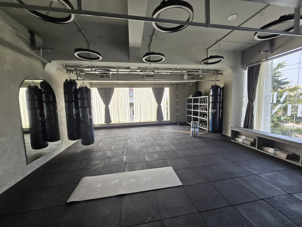 Hop : An HB+ Studio — Standard Gym in Chandrasekharpur