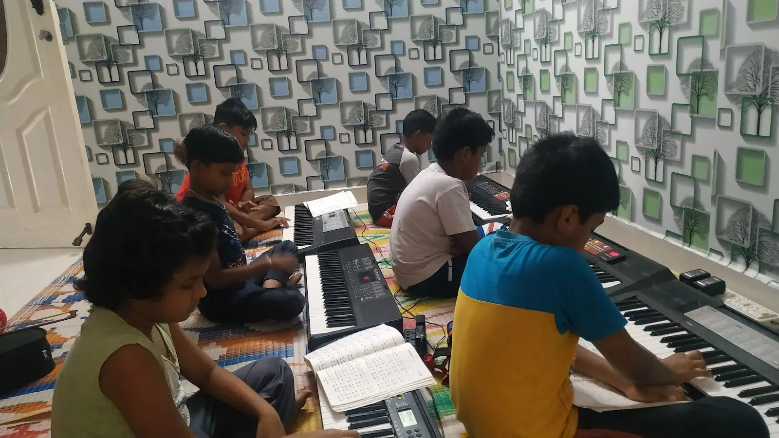 NaahdhaDhwani Isai Aalayam(நாதத்வனி இசை ஆலயம்) Music Class — Music in Tiruppalai, Madurai