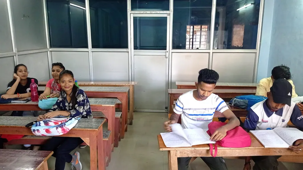 ARTS CLASSES — Art & Craft in Indrapuri