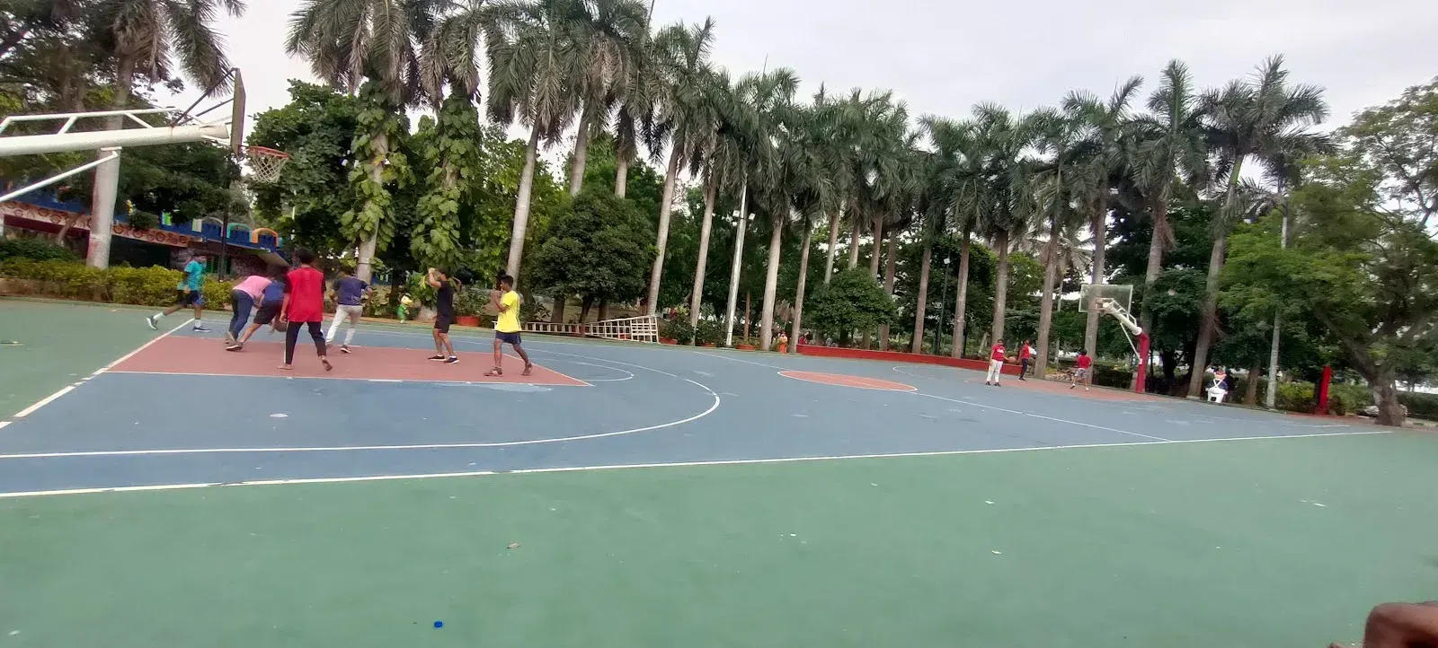 Basketball court photo 1