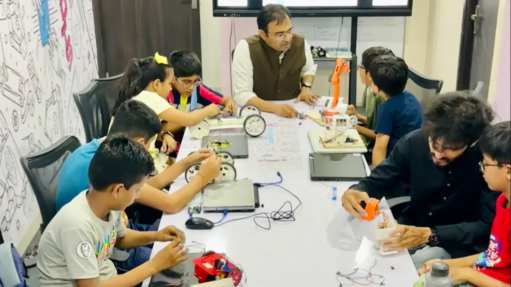 Youngovator — Coding & Robotics in Nipania