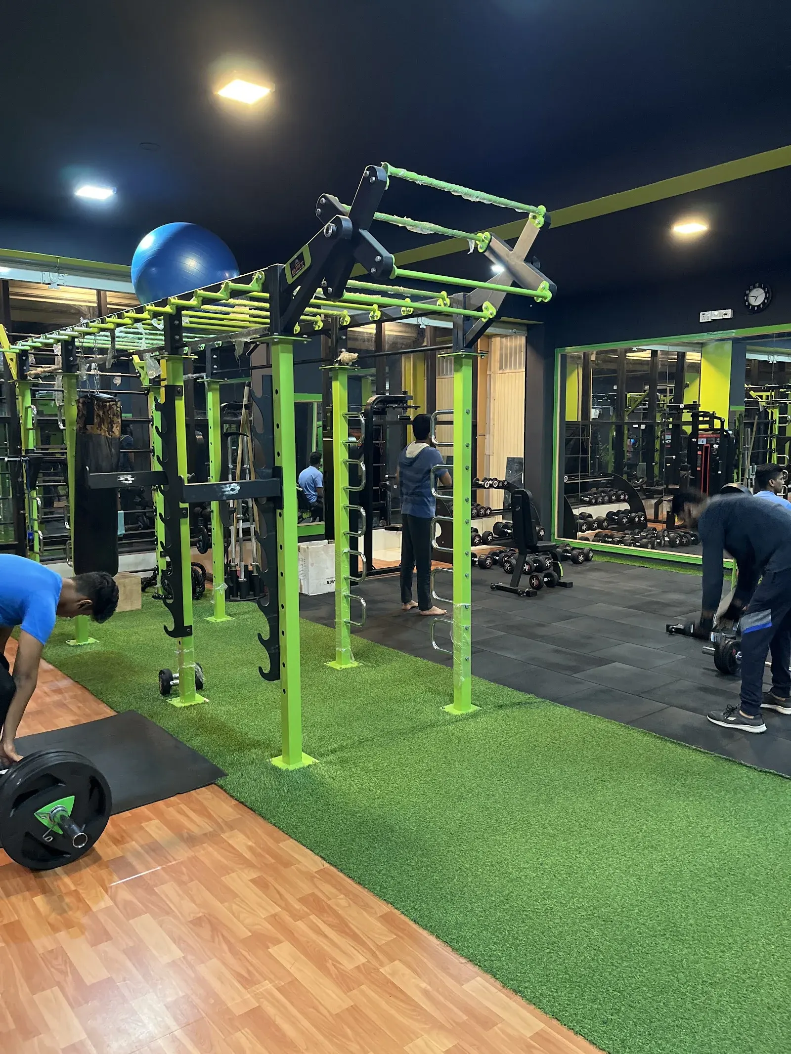 B-fit GYM photo 1