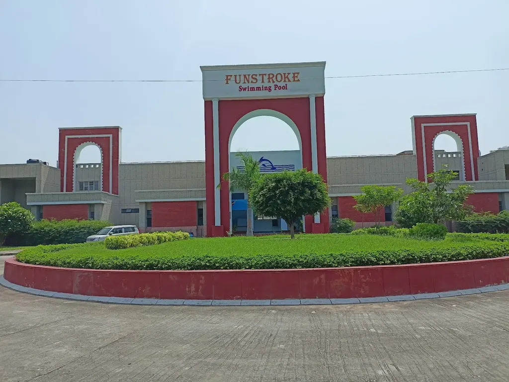 CSJM UNIVERSITY SWIMMING POOL — Swimming in Kalyanpur