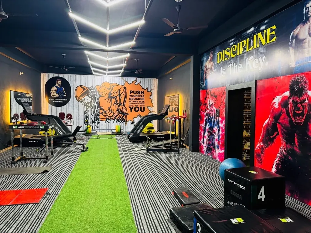 THE FREAKS ARENA GYM