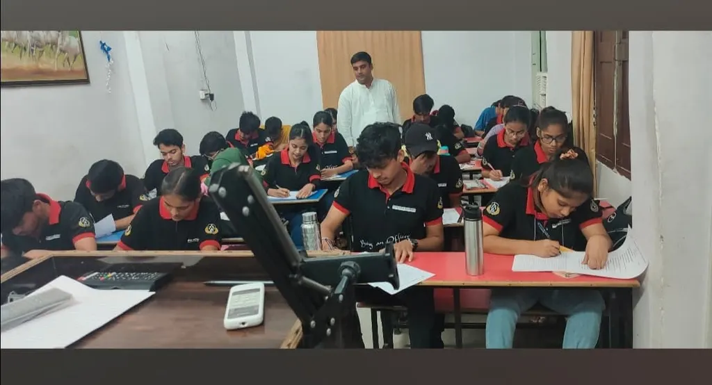 Apex Arts Academy Rajbansi Nagar — Art & Craft in Rajbansi Nagar