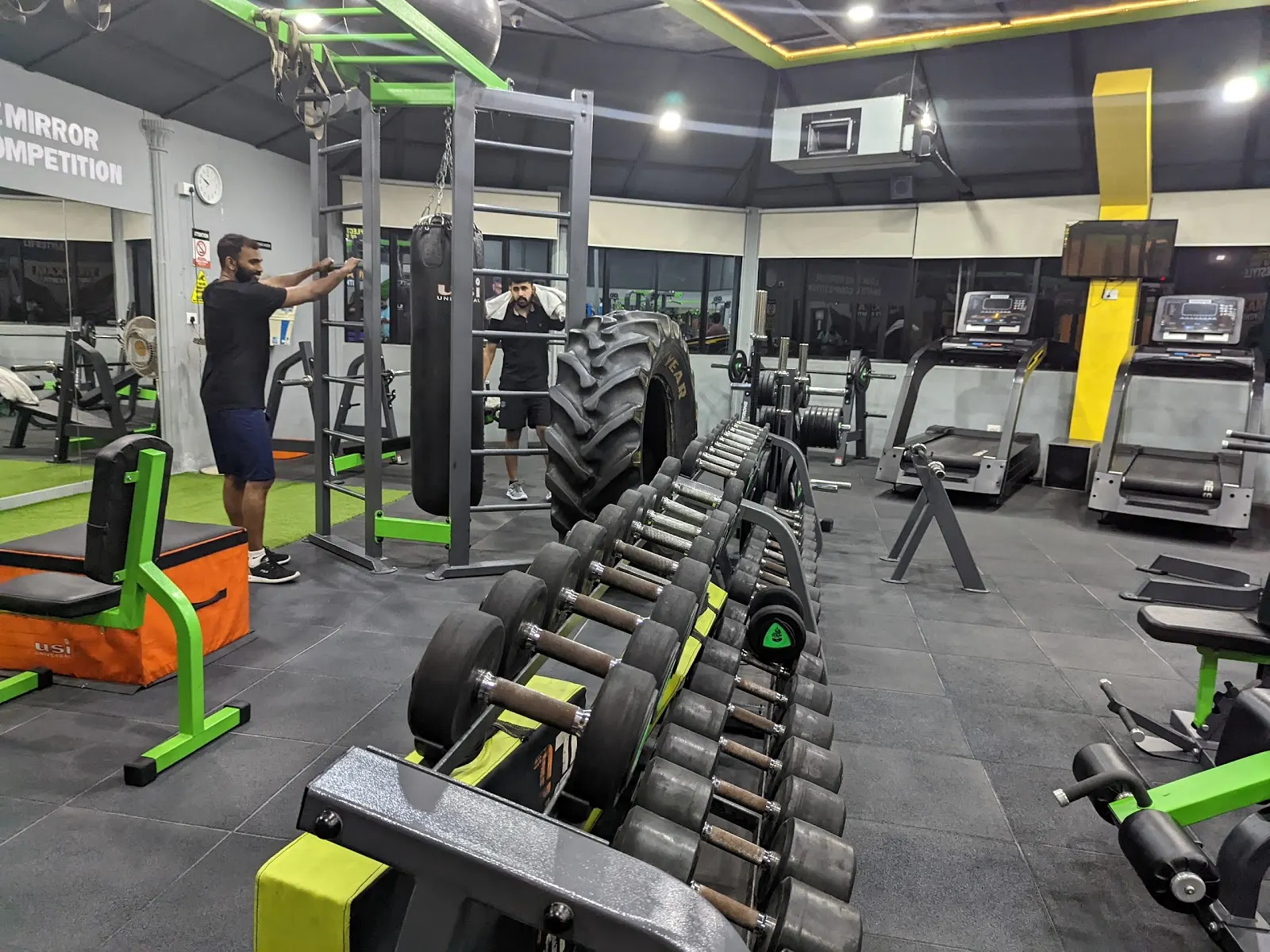 Maxxfit Fitness Studio Gym, Kakkanad — Fitness Center in Kuzhikkattumoola, Kochi