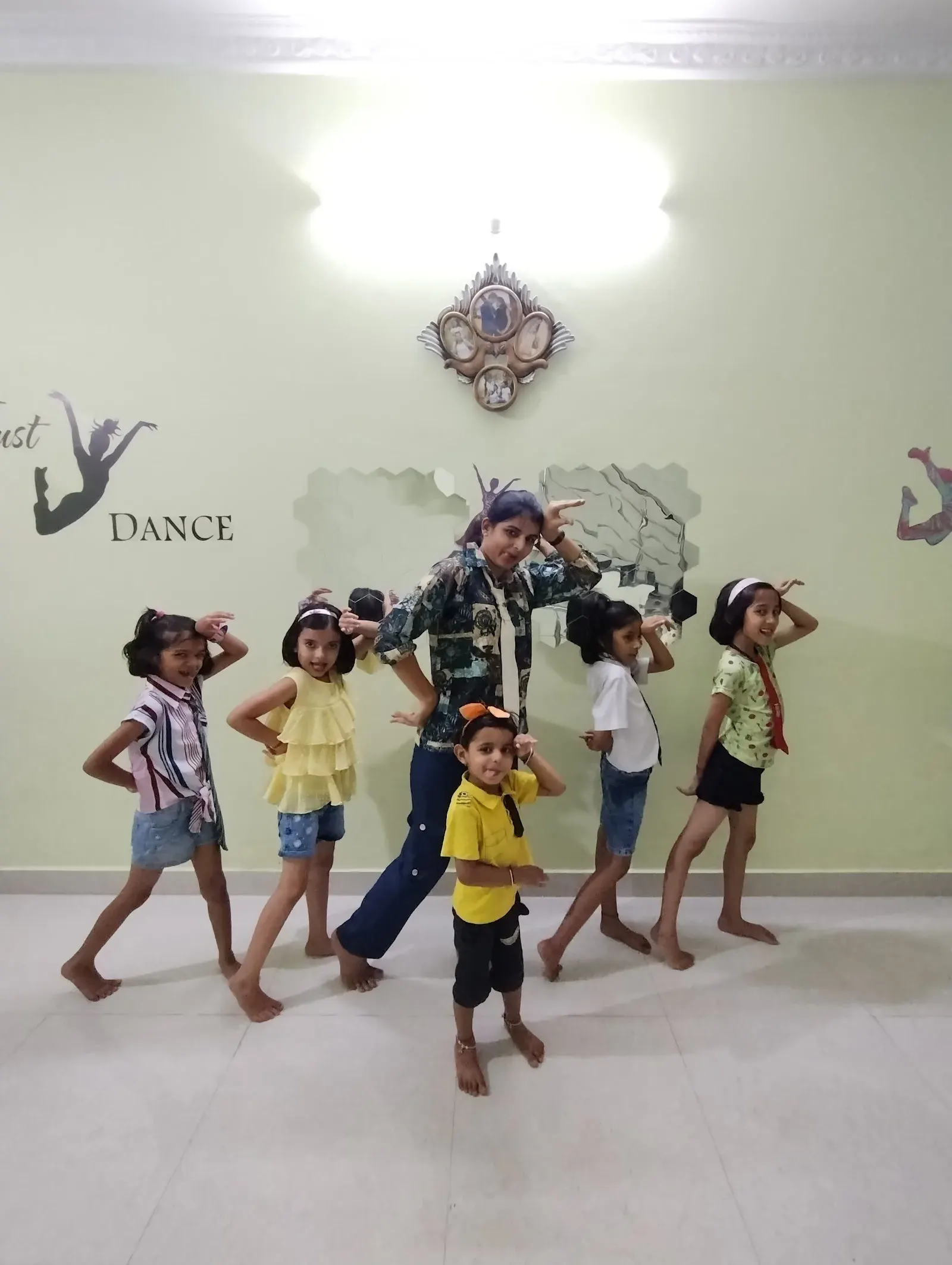 AVI Drawing & Dance Classes — Gym & Fitness in Awadhpuri, Bhopal
