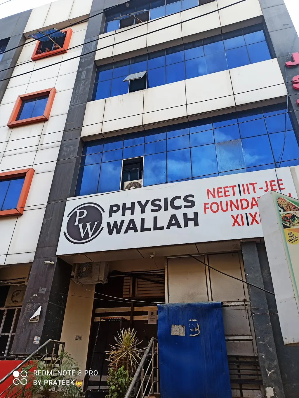 Physics Wallah Vidyapeeth Coaching Center Kanpur JS Tower