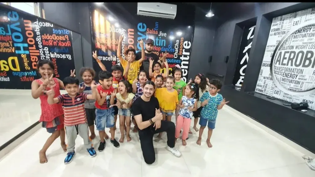 HP DANCE & FITNESS WORLD — Gym & Fitness in Govind Nagar