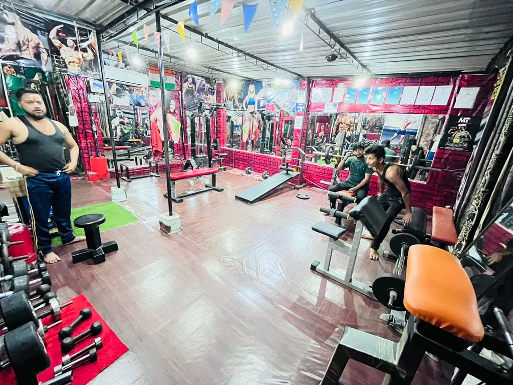 PROFESSIONAL HEALTH CLUB