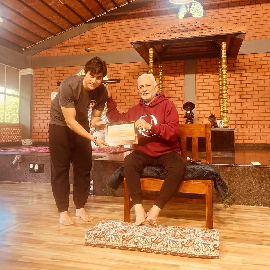 Tejaswini Yogalya — Yoga in Shiv Lok, Meerut