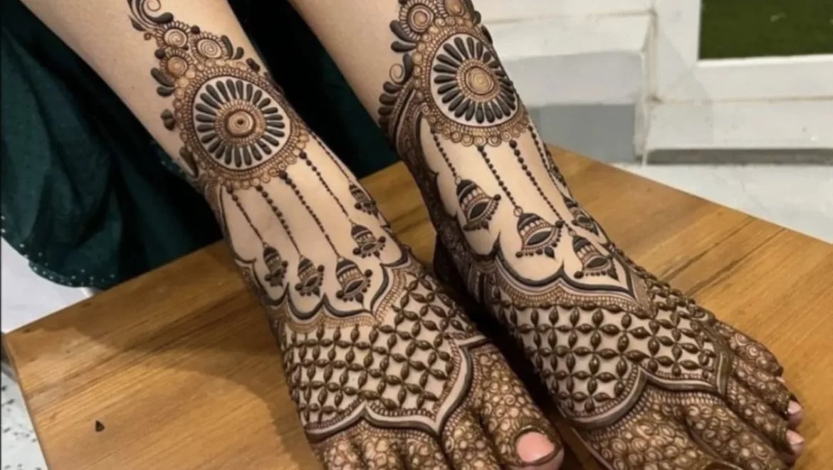 Sakshi mehendi artist — Art & Craft in Canada Corner, Nashik