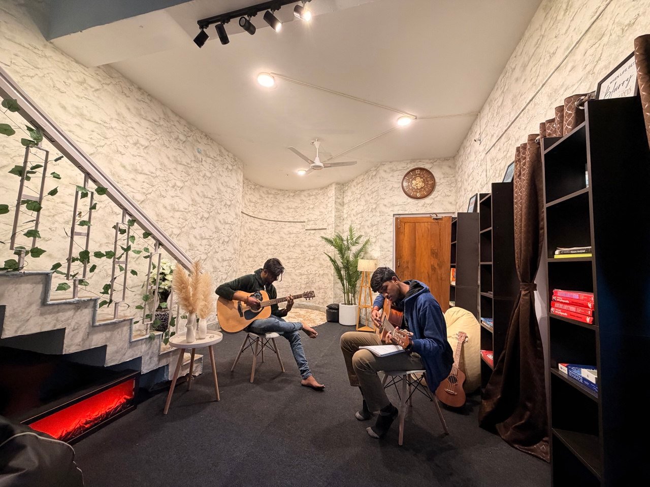 FAST FINE MUSIC AND EDUCATION SCHOOL — Music in Kolathia Square, Bhubaneswar