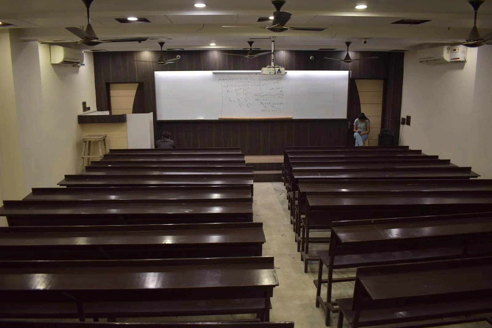 Paramveer Singhal | Best chemistry classes | NEET & IIT-JEE Chemistry Coaching — Public Speaking in Shiv Lok, Meerut