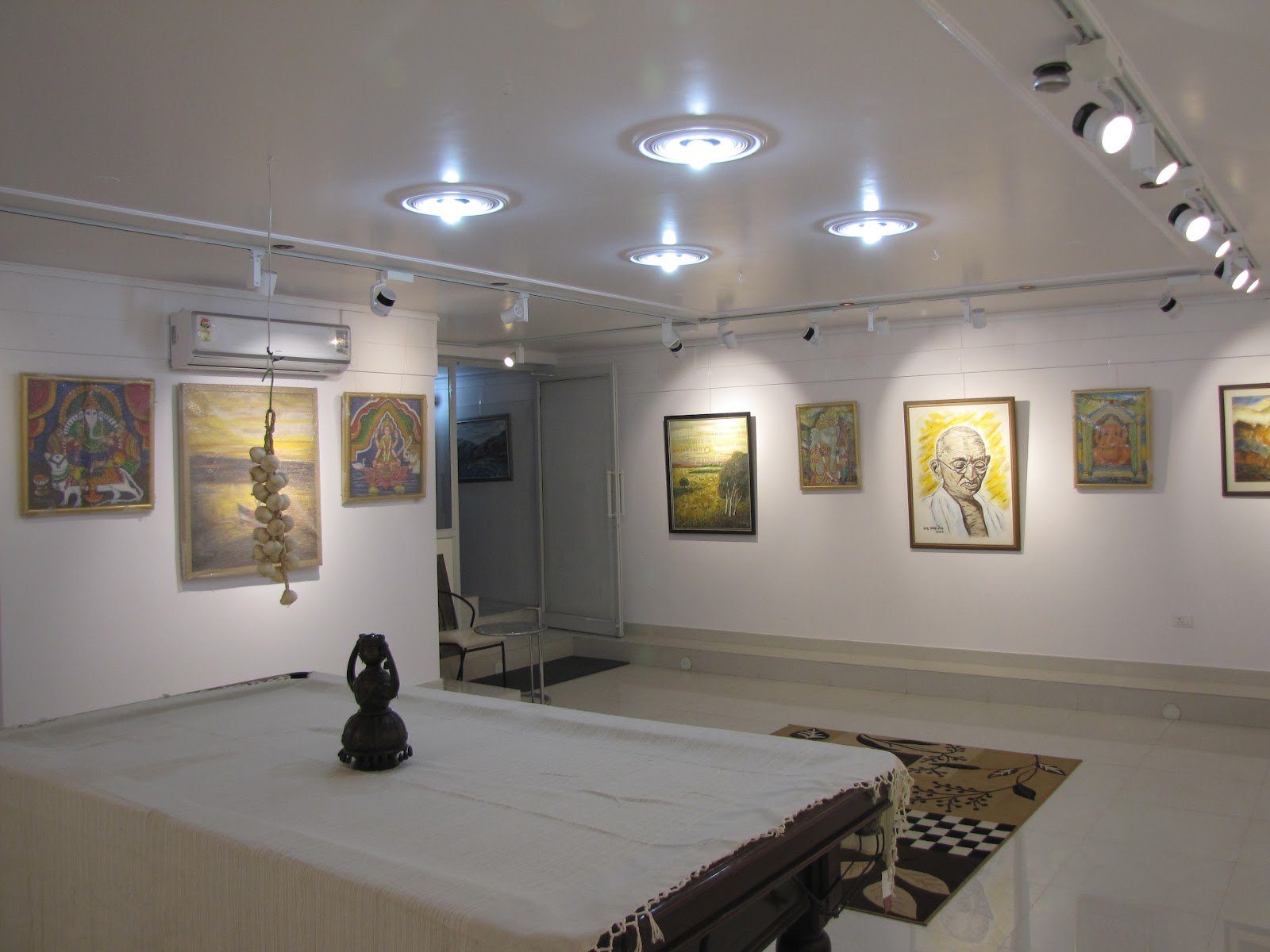Cosmos Art Gallery — Art & Craft in Civil Lines, Lucknow