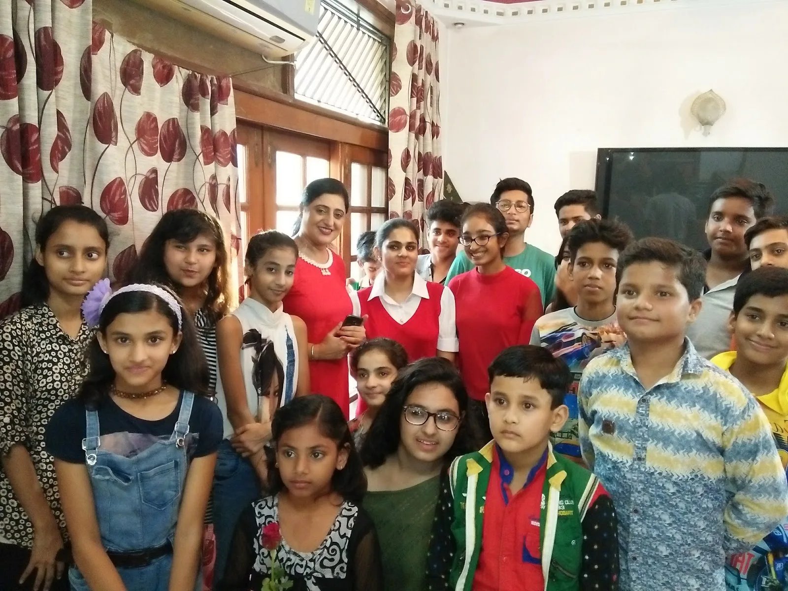 ISHI BHATIA ENGLISH CLASSES — Public Speaking in Armapur, Kanpur