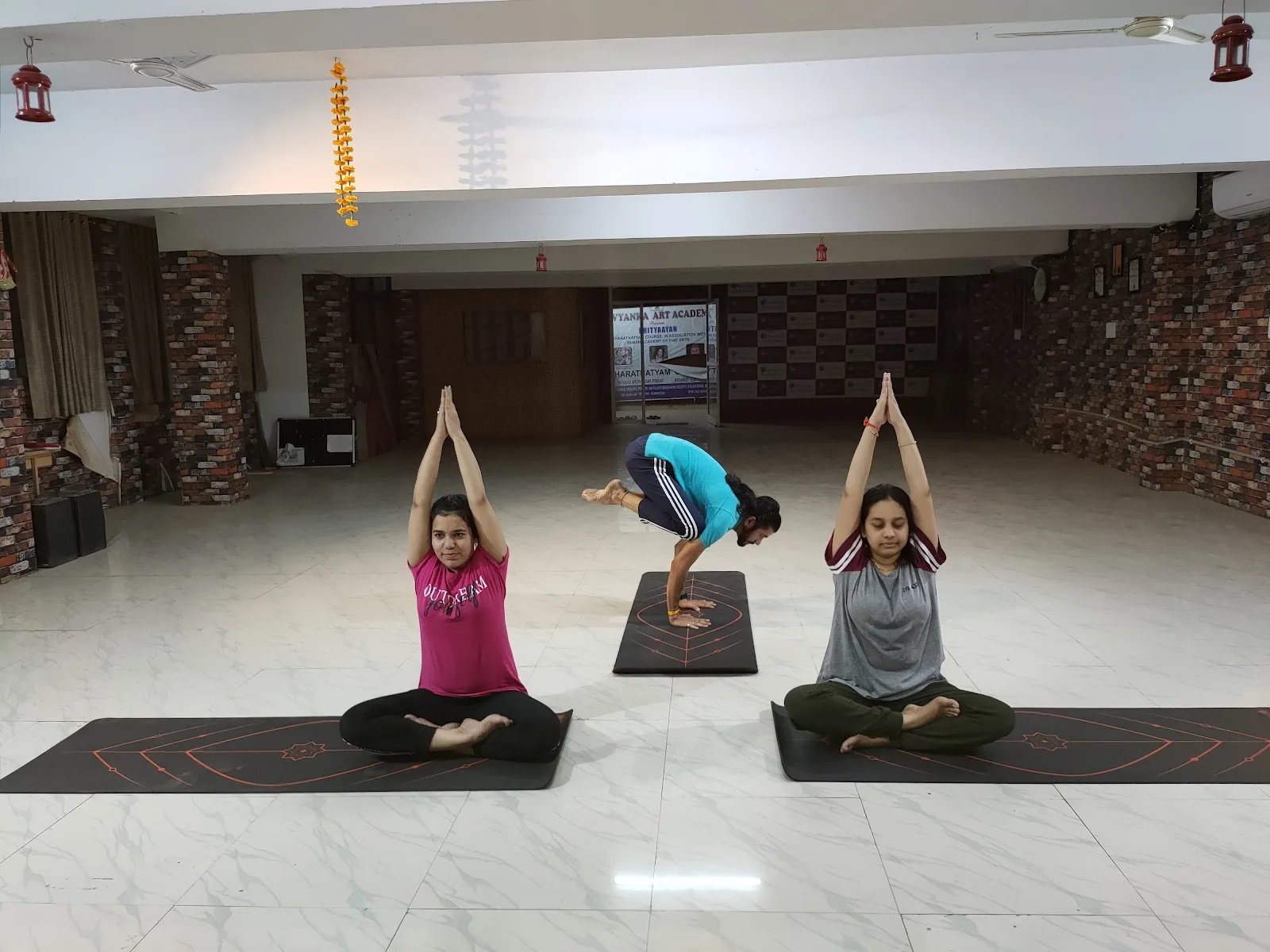 Technical Yoga Guruji @yogagurudrmohit #drmohityoga #drmohityogawala #yoga #phdyogwala #guinnessworldrecordinyoga — Yoga in Kolar, Bhopal
