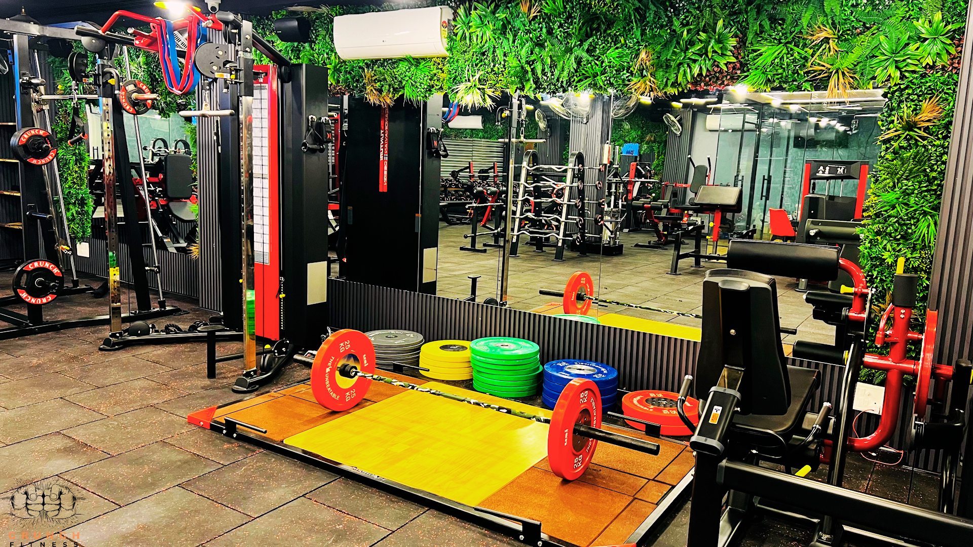 Crunch Fitness — Standard Gym in Vasant Kunj, Delhi