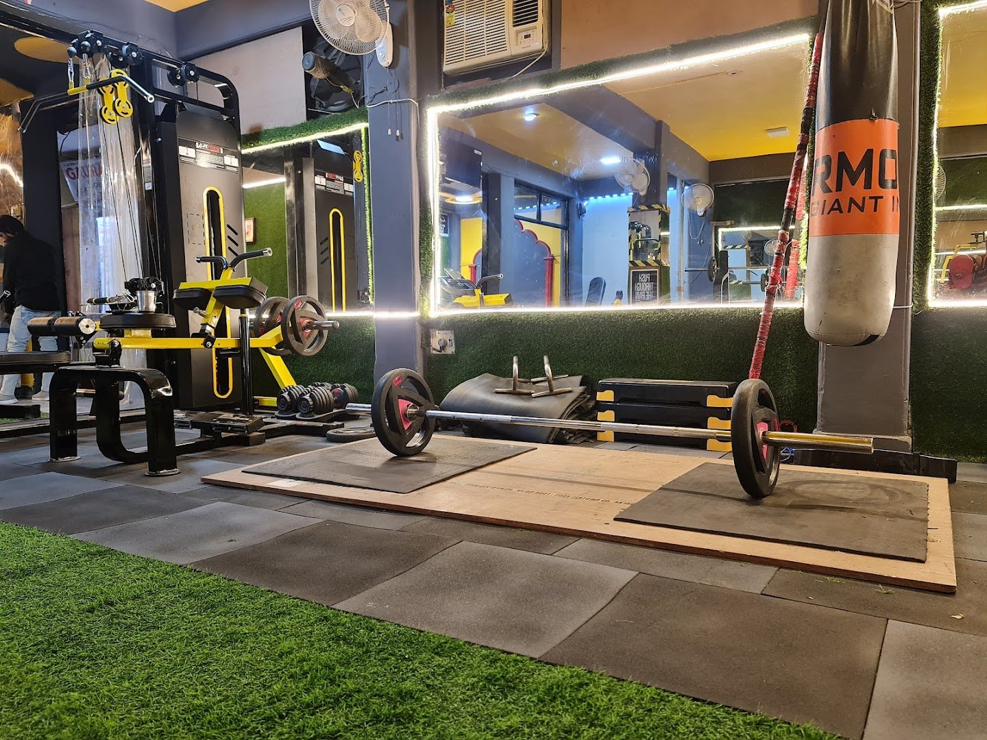 Dynaamic Fitnes — Standard Gym in Paschim Vihar, Delhi