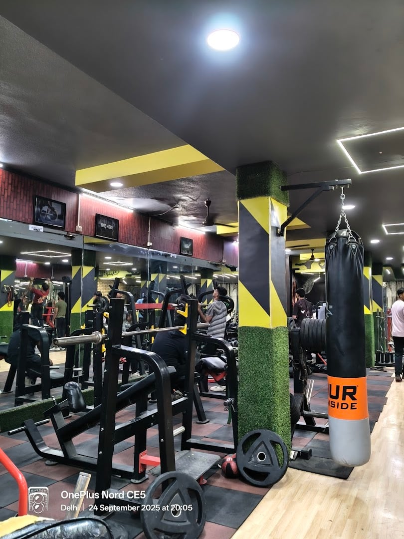 Fitness fanatic gym — Standard Gym in Ito, Delhi