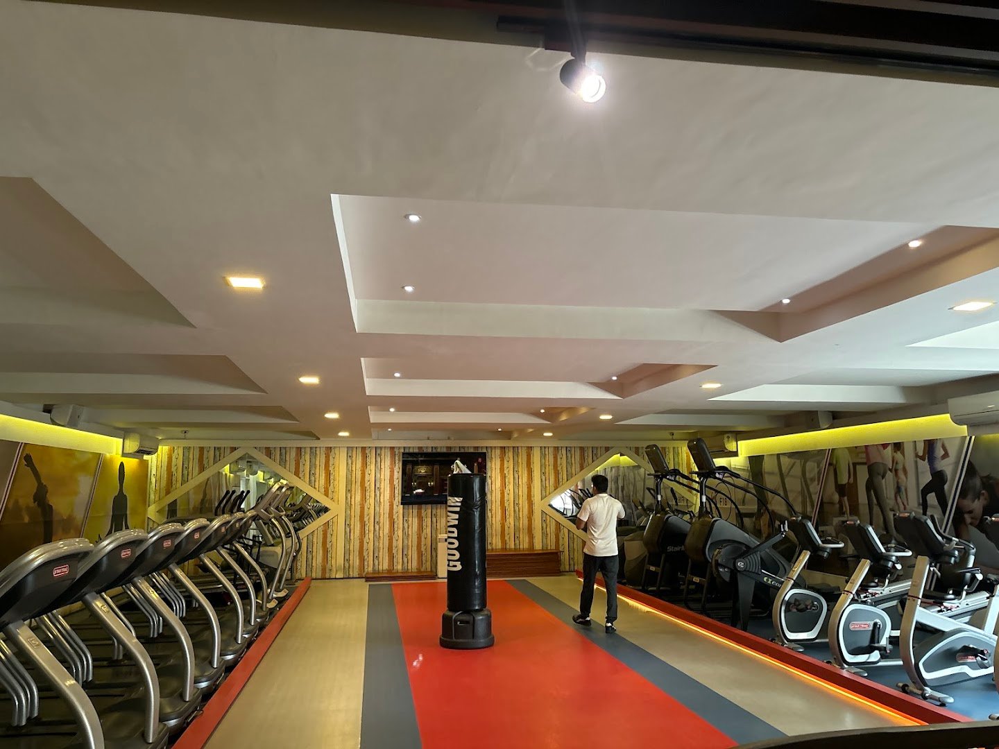 FITNESS18 GYM — Fitness Center in Maninagar, Ahmedabad