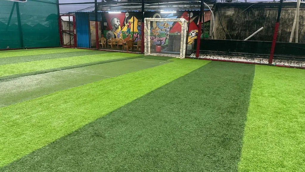Mumbai — Football in Dadar