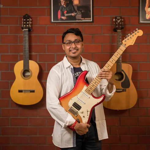 Tamsguitar — Music in Tangra, Kolkata