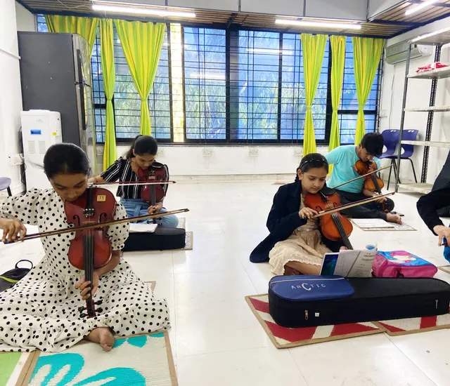 Gurukrupa Violin Classes (Satara Road Branch) Best Violin Classes in Bibwewadi, Mukund Nagar, Swargate, Kondhwa, Katraj — Music in Parvati Paytha