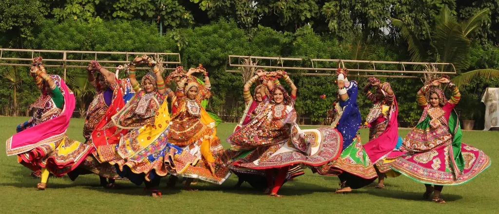 DV Nachlee Group — Dance in Naranpura