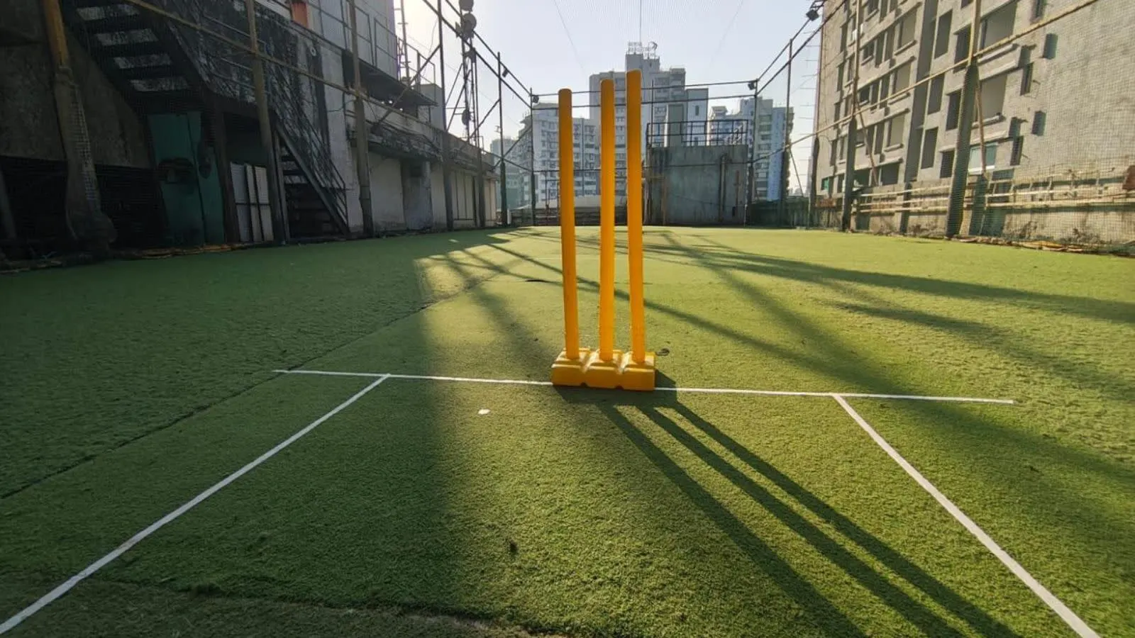 PLAYERS TURF - MALAD LINK ROAD — Football in Malad West, Mumbai