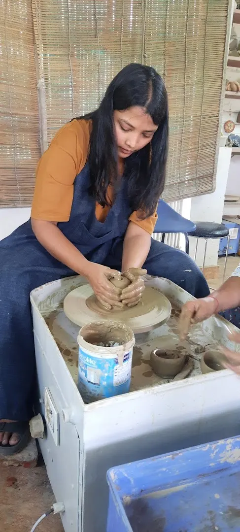 Claying Thoughts Pottery Studio — Art & Craft in Jal Vayu Vihar