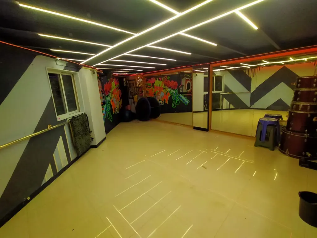 Red Arrows Institute Of Performing arts and fitness — Music in Nerul