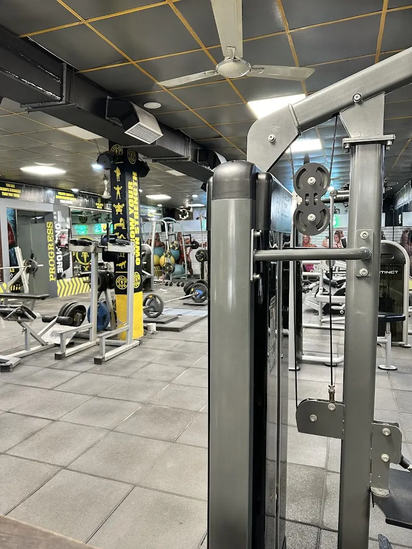 Gold’s Gym photo 1