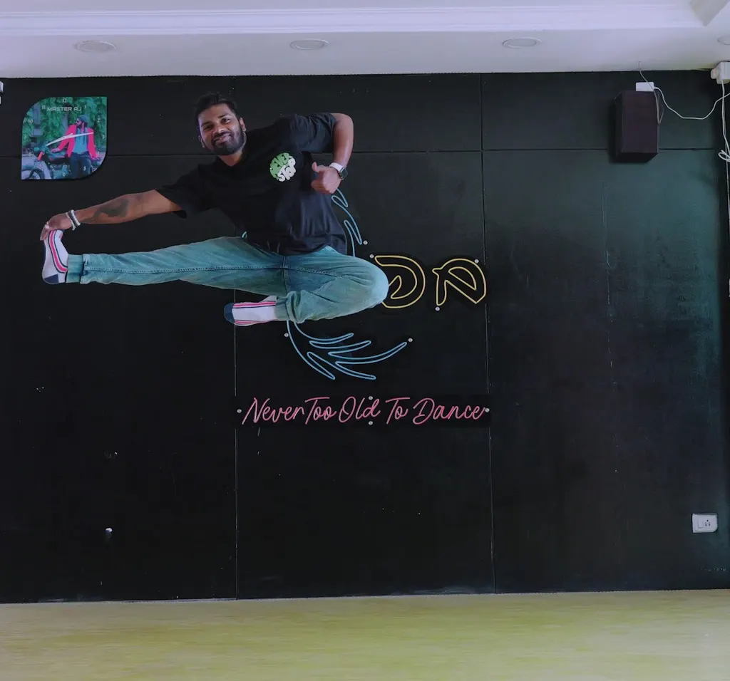 Dancaholic Dance Academy — Dance in Wilson Garden