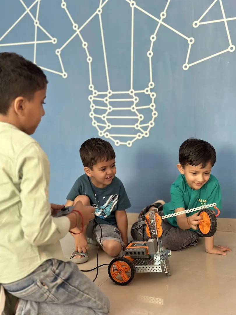 Nazariya Learning — Coding & Robotics in Sector 85