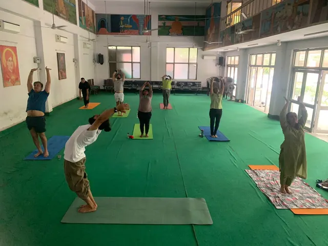 Brahmanistha yoga centre — Yoga in Punjabi Bagh