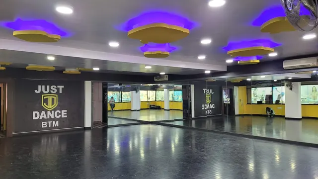 Just Dance Academy — Dance in BTM Layout