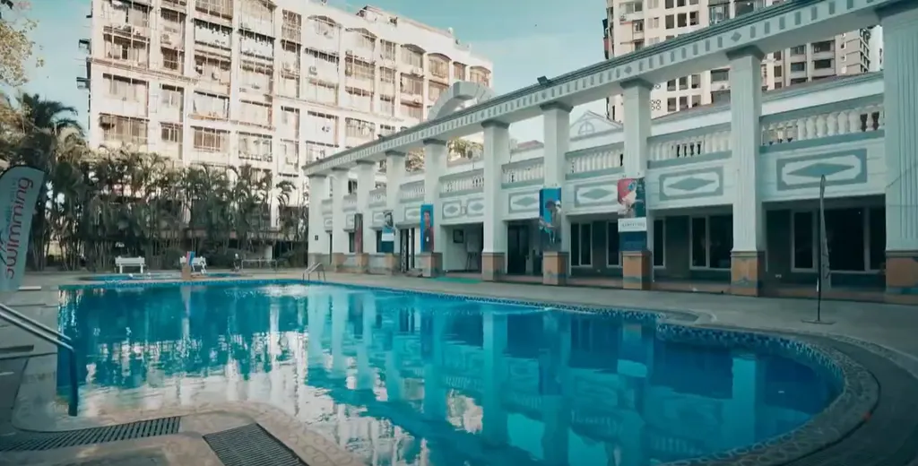 Michael Phelps Swimming at I-Land Sports Academy, Wadala — Swimming in Bhakti Park